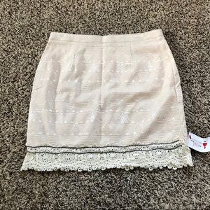 Red dress boutique cream lace skirt size small